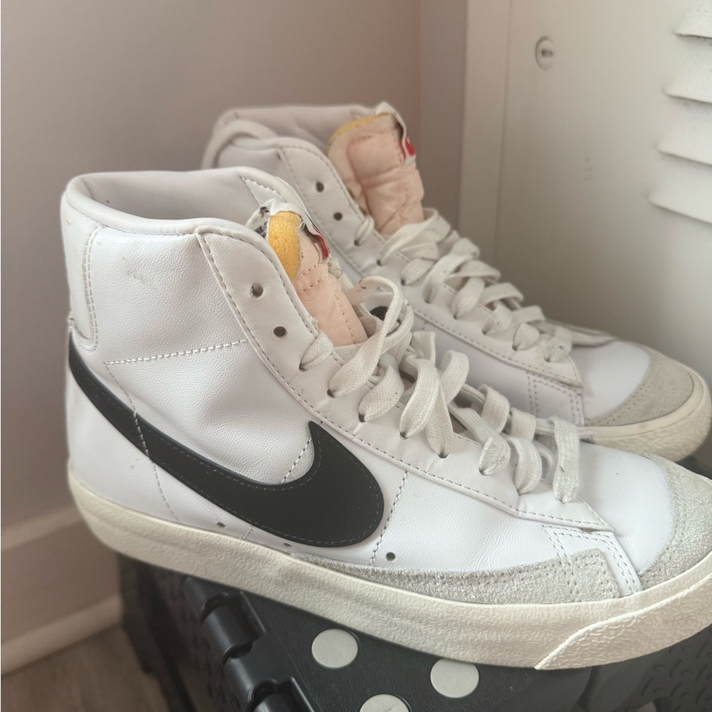 Nike BLAZERS white and Black High-Tops